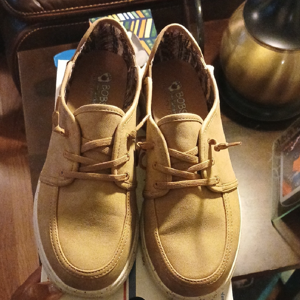 Skechers Women's Tan Sneakers